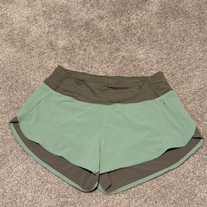 Outdoor Voices Shorts 2.5” M Two-Tone Sage and Olive Athletic Shorts